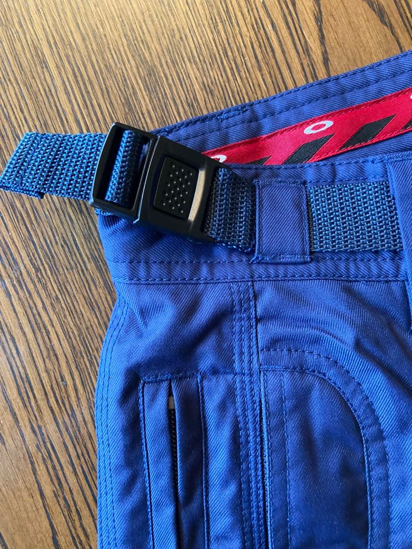 新品タグ付 OAKLEY オークリー スキー・スノーボードウェア パンツ 極寒可