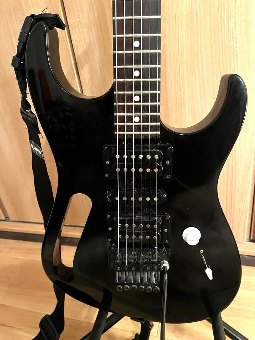 FERNANDES エレキギター 黒 SSH トレモロアーム付 ケース付