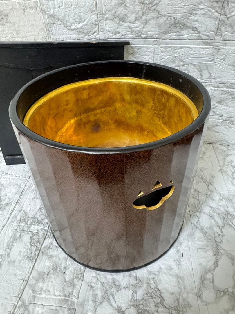 【由緒ある品】桐菊透　梨子地 木製 火鉢 銅製 落とし