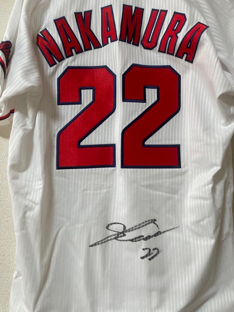 広島カープ中村奨成選手（旧背番号22）サイン入りハイクオリティユニフォーム未着用