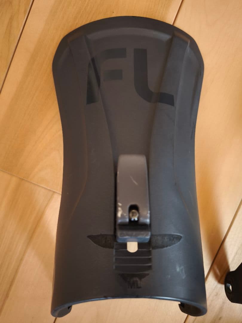 FLUX XV ハイバック 左右セット