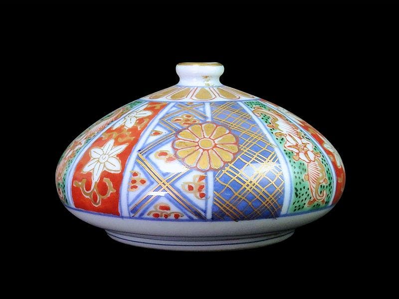 大聖寺伊万里　金襴手　割絵　十二葉菊紋に鉄線の図　油壷　N011AS-fbug