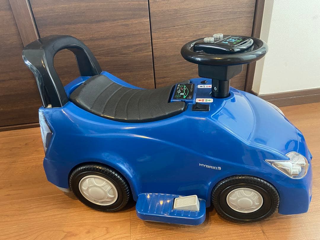 トヨタ プリウス　ハイブリッド 電動乗用おもちゃ 青