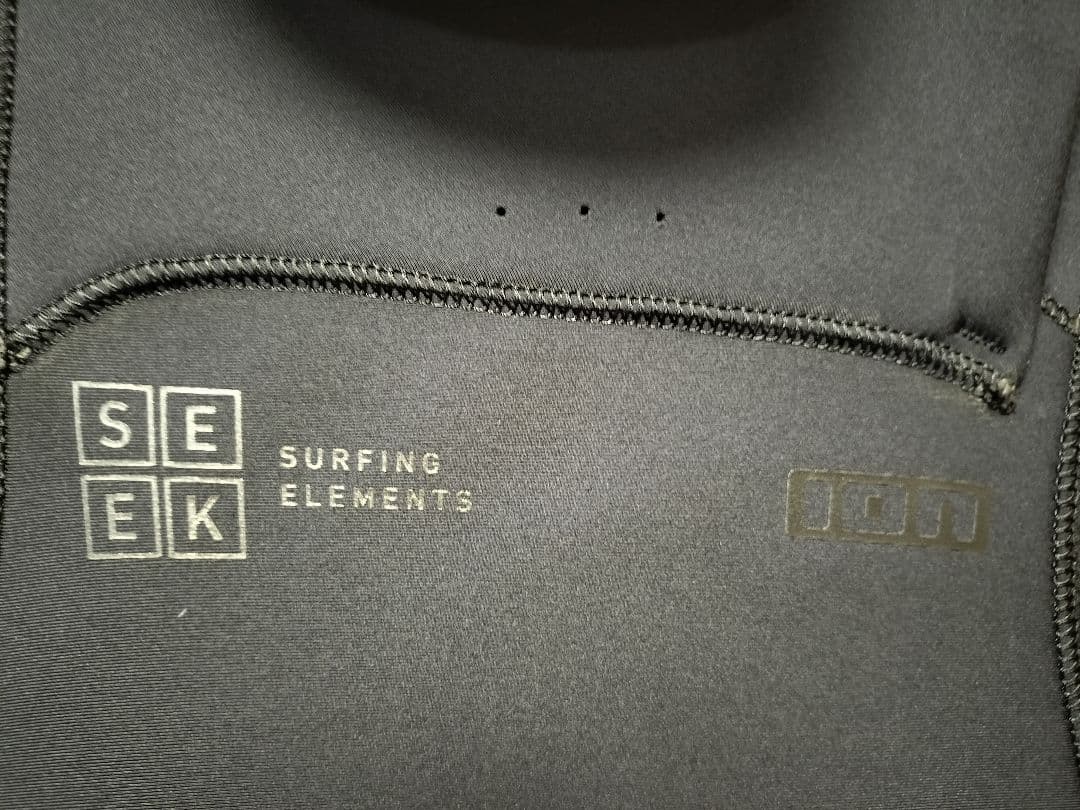 ION Seek Amp 6mm/5mm フード フロントジップ 　セミドライ