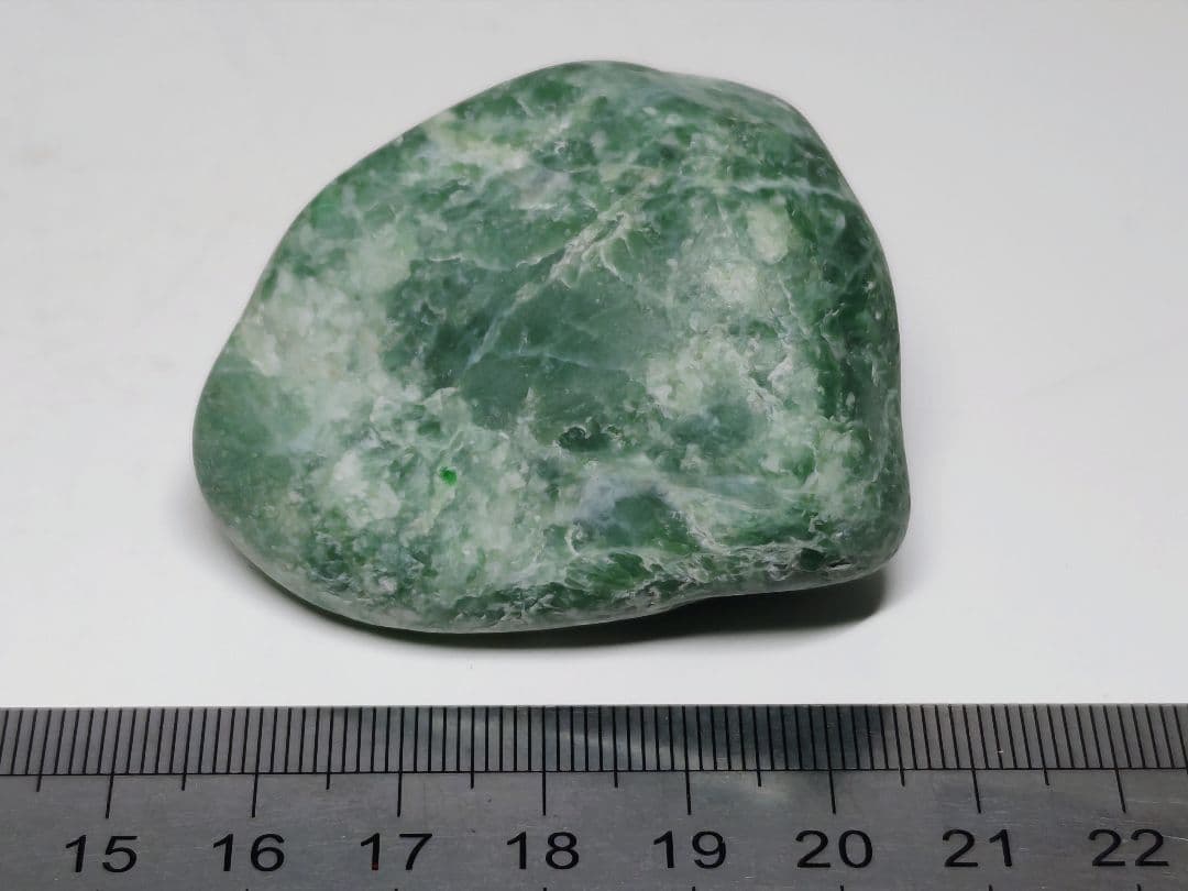 糸魚川151 翡翠 92g ヒスイ 原石 鑑賞石 自然石 誕生石 鉱物 鉱石