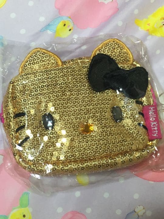 最終値下げ✨早い者勝ち❣️未開封✨キティ✨ポーチ✨ゴールド