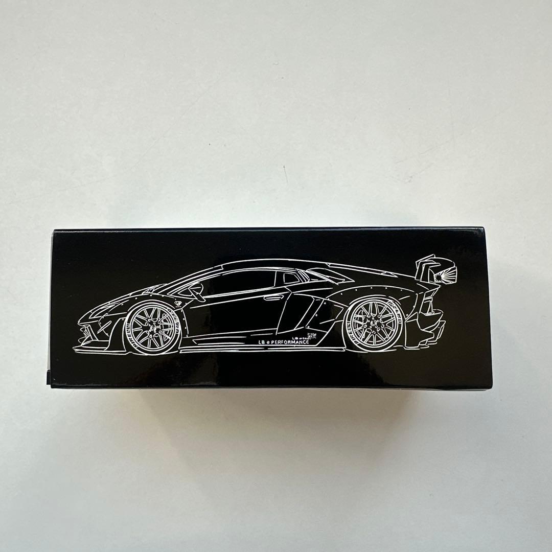 LB アヴェンタドール 2.0 1/64スケールミニカー