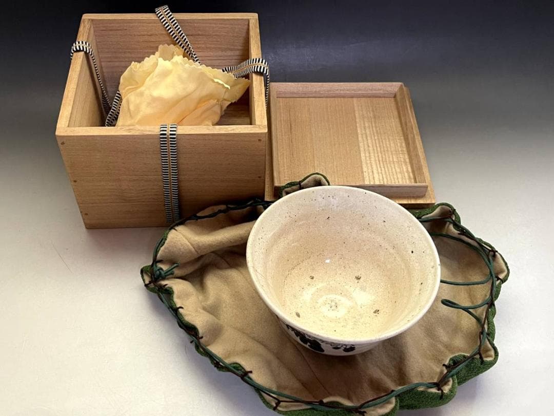 茶碗■犬山焼 白釉粉引き 秋桜絵（江戸期）お茶道具 仕覆、桐箱付 時代物 骨董■