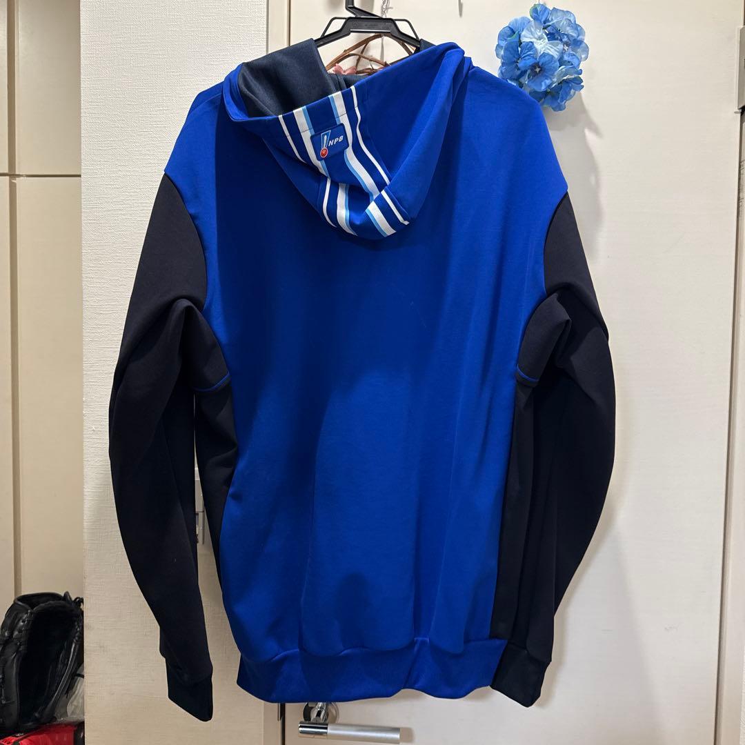 横浜DeNAベイスターズ　青いストライプデザインフード付きジャケット