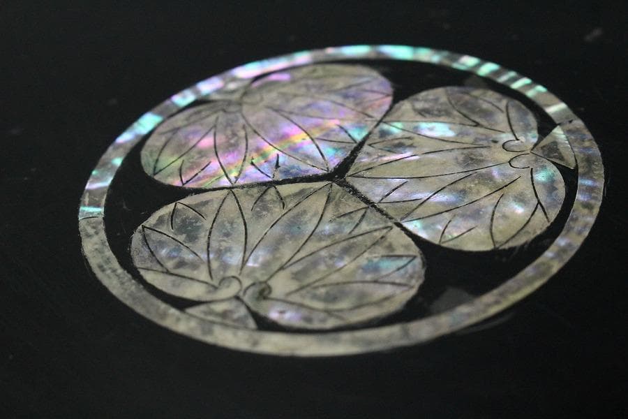 螺鈿 三つ葉葵 徳川紋 鍔 箱(K-LC769)