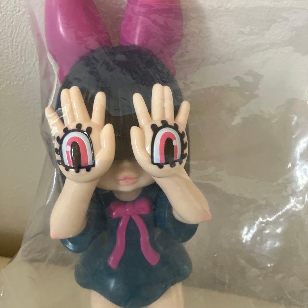 GRAPE BRAIN マッシモ！手の目少女にぎるちゃん あいいろ藍色 ソフビ