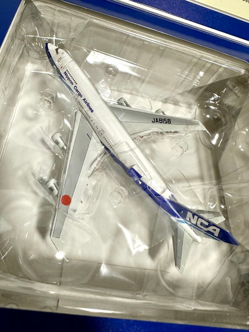 全日空商事 1/400 NCA 747 SRF KZQ44403