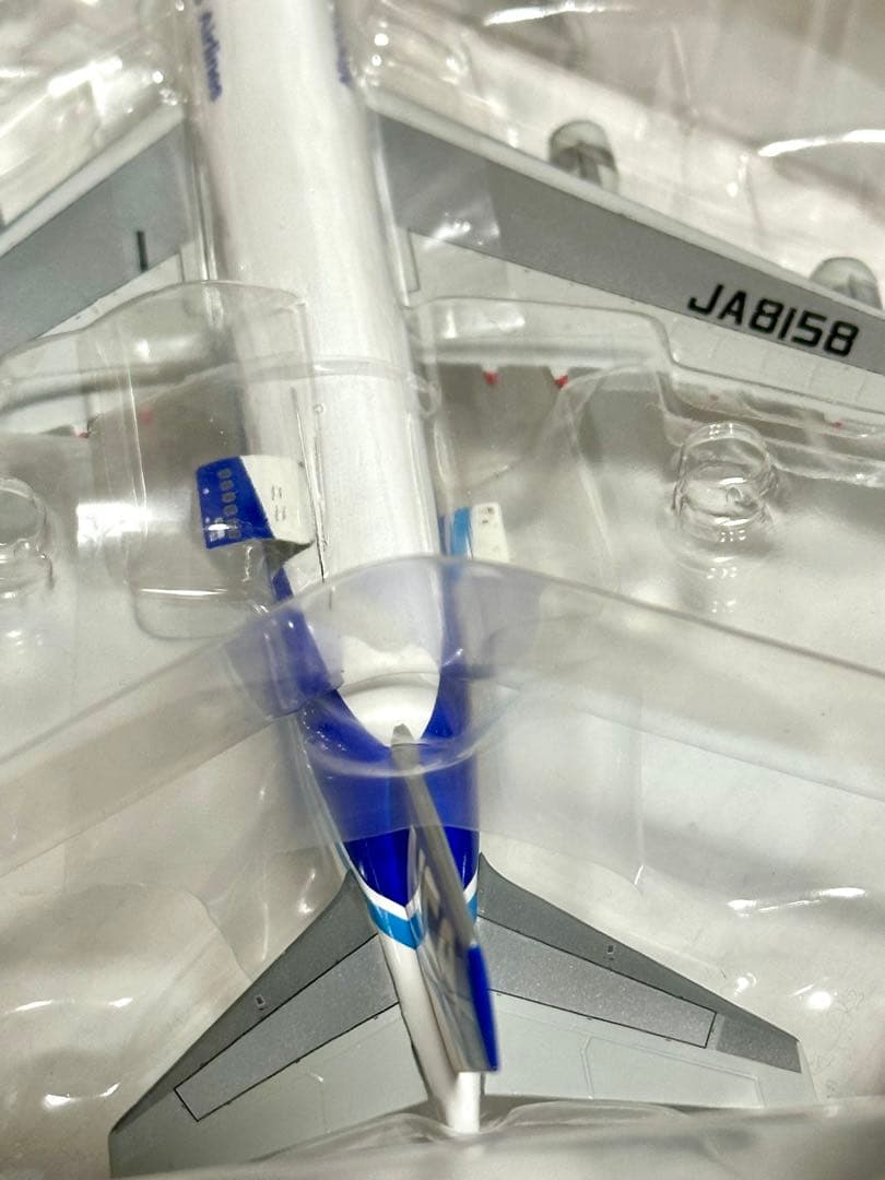 全日空商事 1/400 NCA 747 SRF KZQ44403