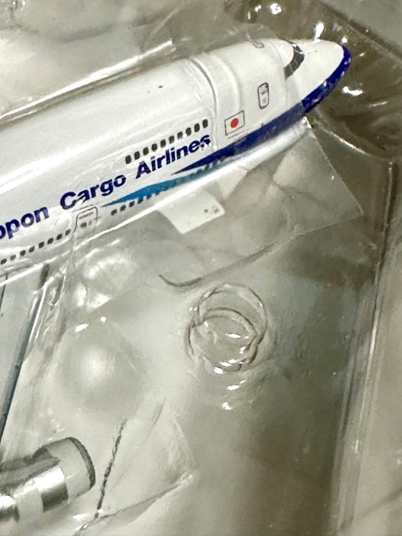 全日空商事 1/400 NCA 747 SRF KZQ44403