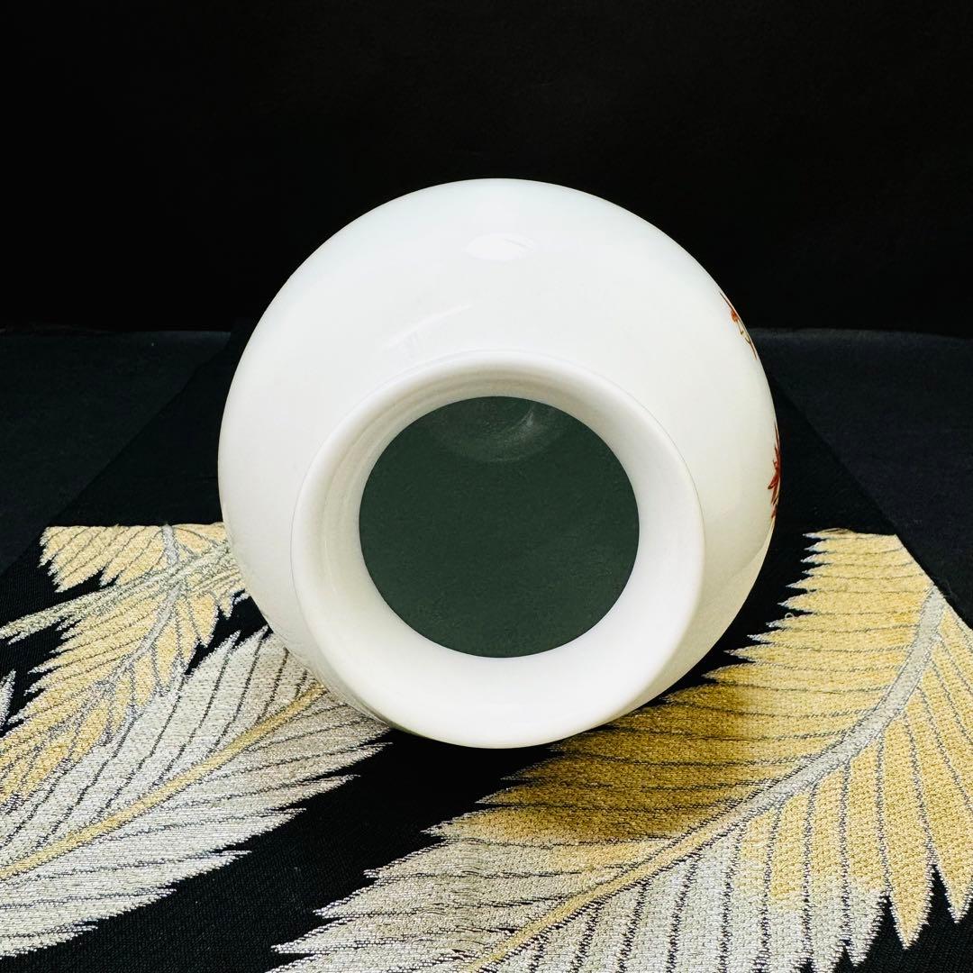 人間国宝　十三代柿右衛門　有田焼　染錦岩花草　花瓶