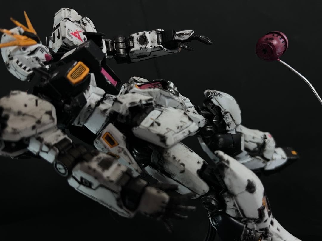 ガンプラ塗装済み完成品　RG νガンダム