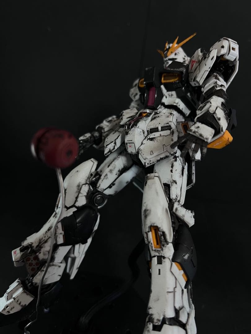 ガンプラ塗装済み完成品　RG νガンダム