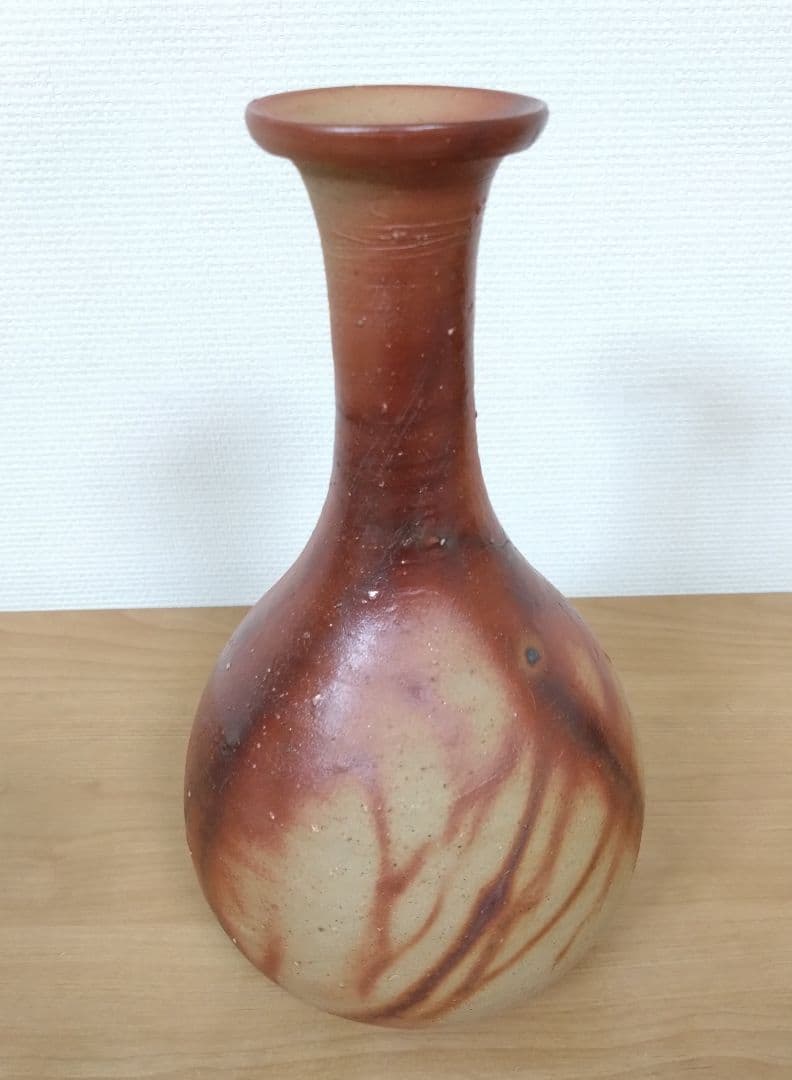 伊勢崎満作　備前焼　緋襷　鶴首花入　共箱共布栞付　備前焼花入　伊勢崎淳