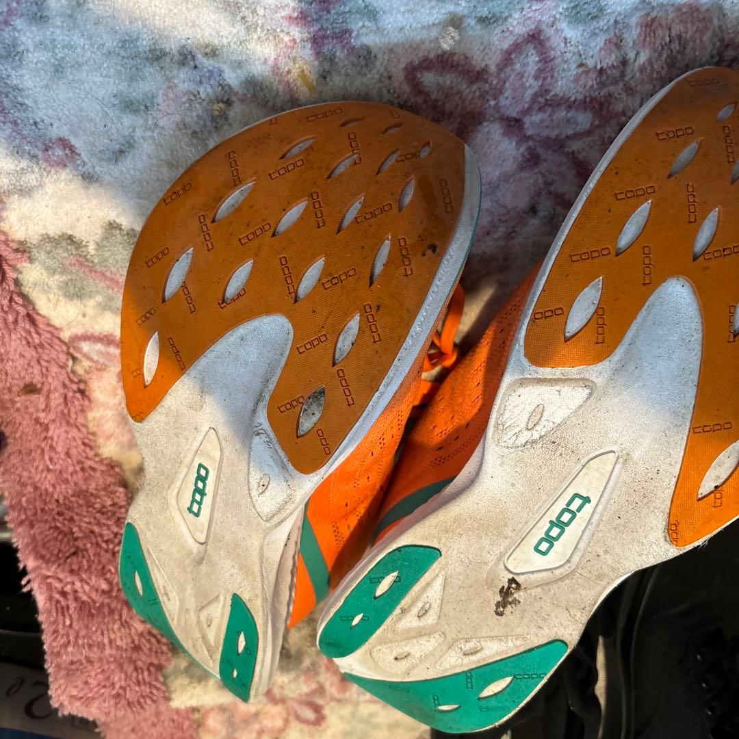 topo ランニングシューズ　フラット