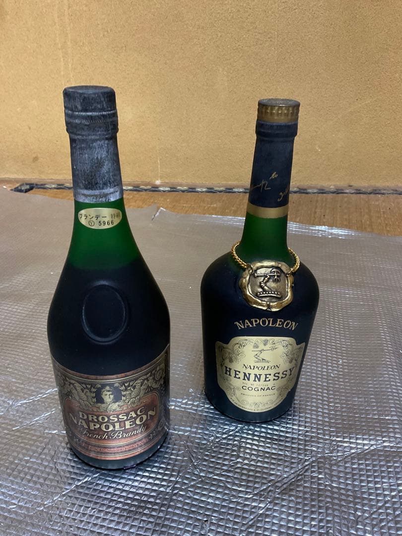 ヘネシー・ナポレオン・コニャックとDROSSAC・ナポレオン2本セット【古酒】。