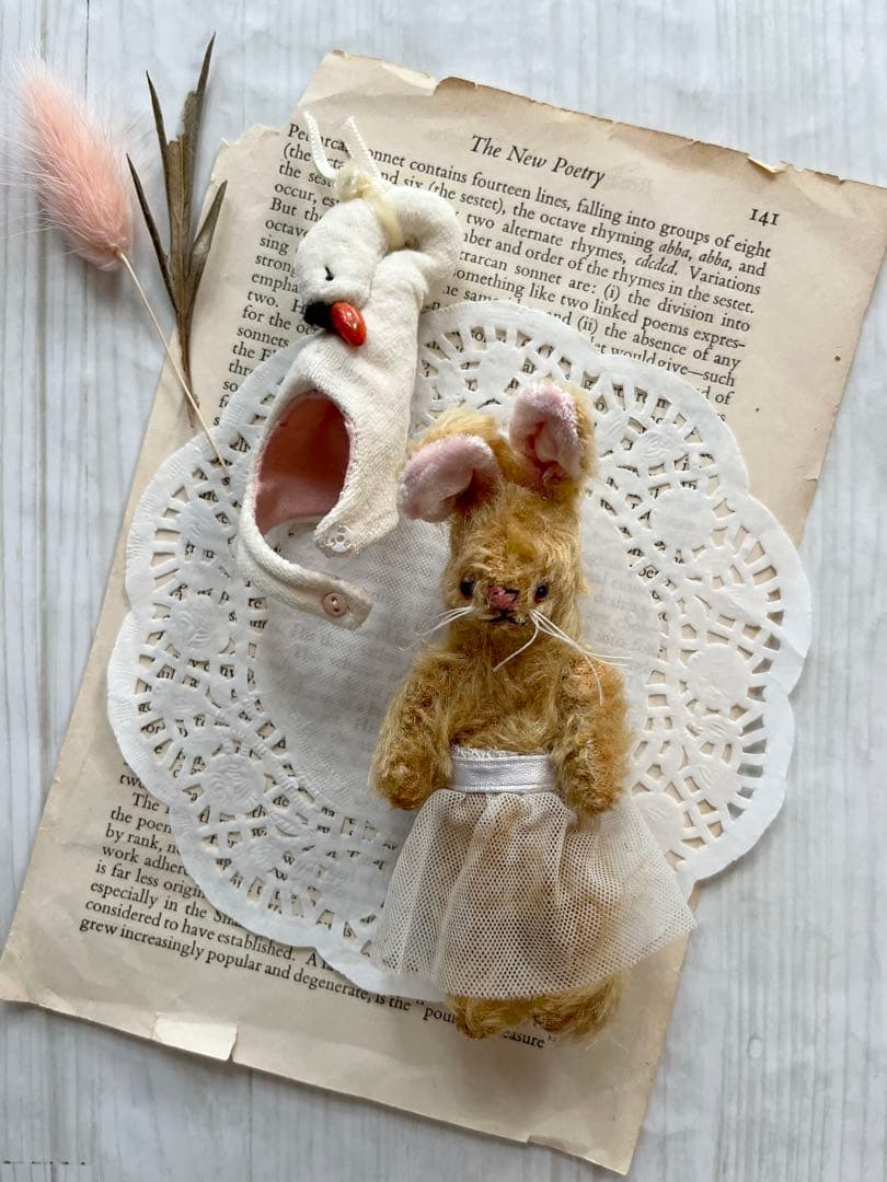 人気作家　野ばら社rosily様　白鳥のかぶりもののウサギ　うさぎ