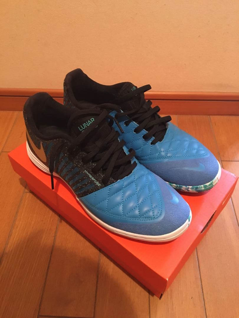 ナイキルナガト2 フットサルシューズ