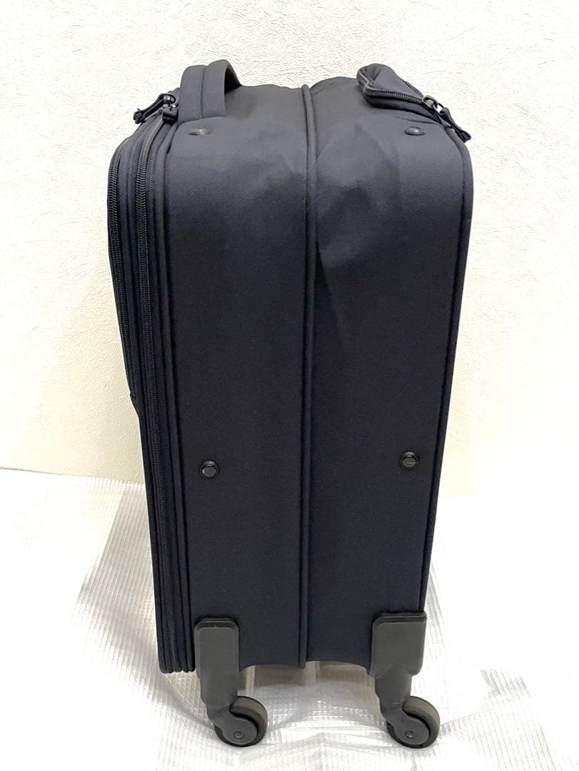 無印良品　半分の厚みで収納できるソフトキャリーバッグ S 機内持ち込み可能