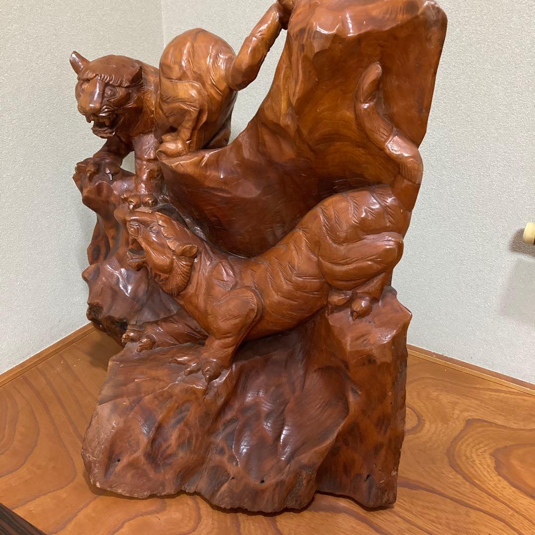 木彫りの虎 岩上虎　一本彫　虎2頭