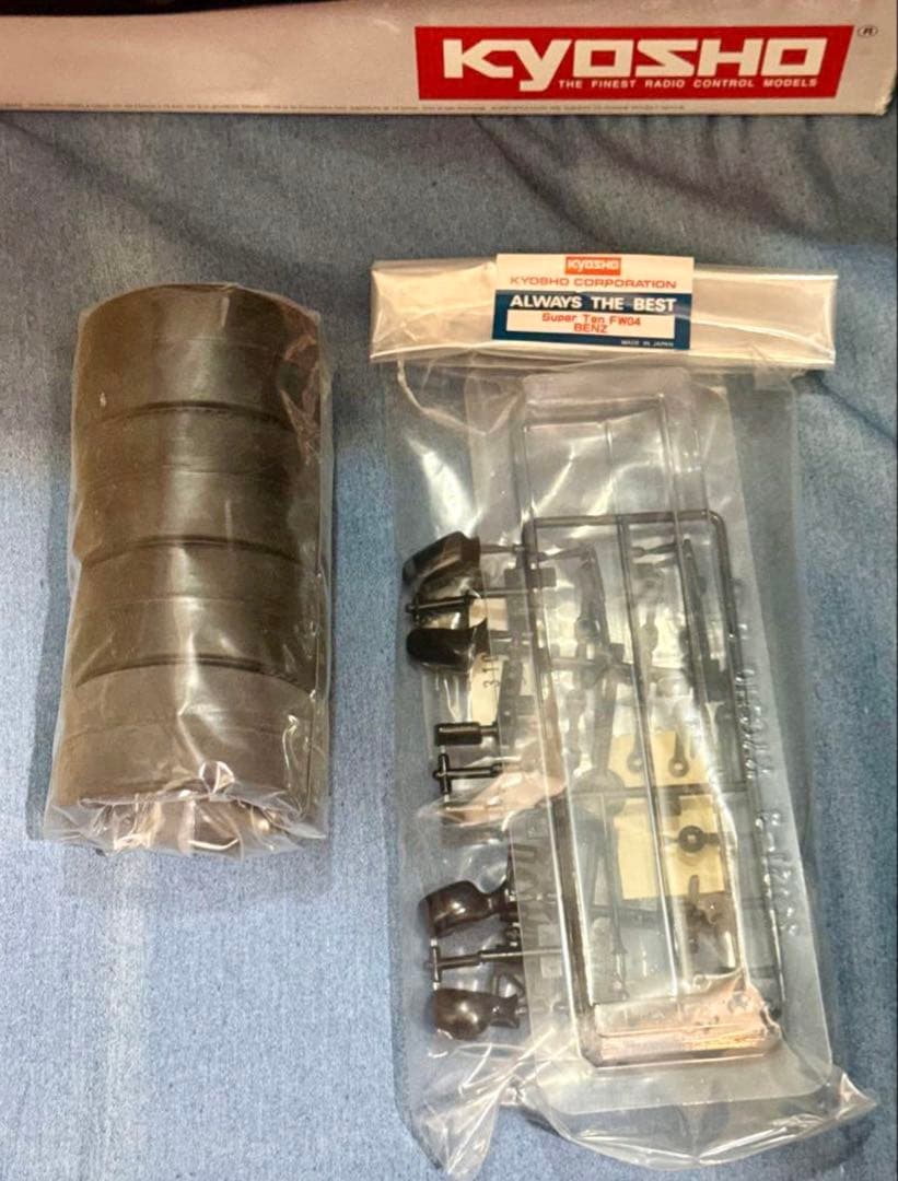 Kyosho◆D2 AMGメルセデスCLK スーパーテンGP-FW04 エンジン