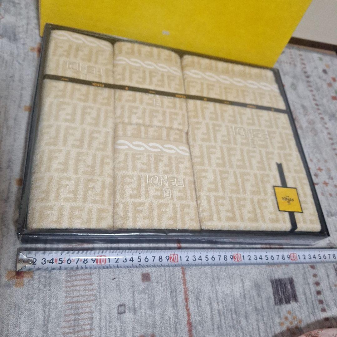 FENDI フェンディ タオルギフトセット　タオル4枚 新品未開封