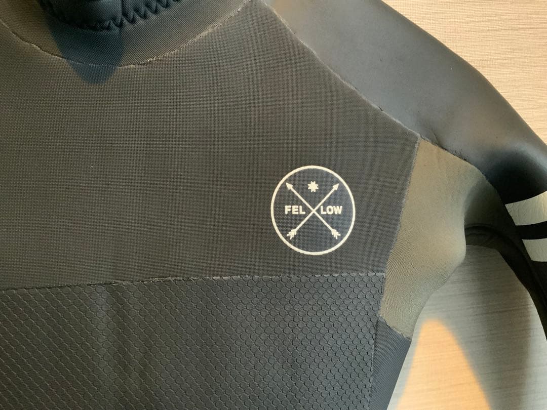 FELLOW セミドライ　サイズ130　ウェットスーツ　サーフィン用ダイビング用