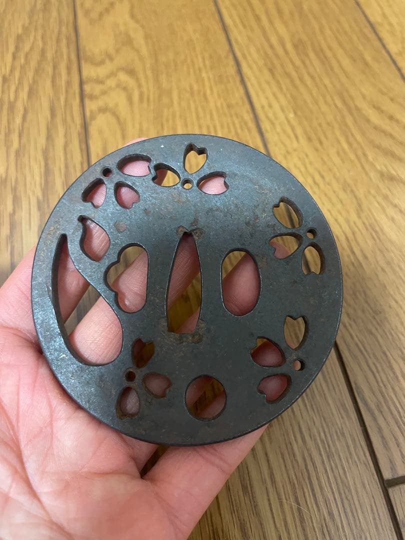 24時間以内発送★まとめ買い割引あり★鍔　刀の鍔 鉄製 刀装具 桜