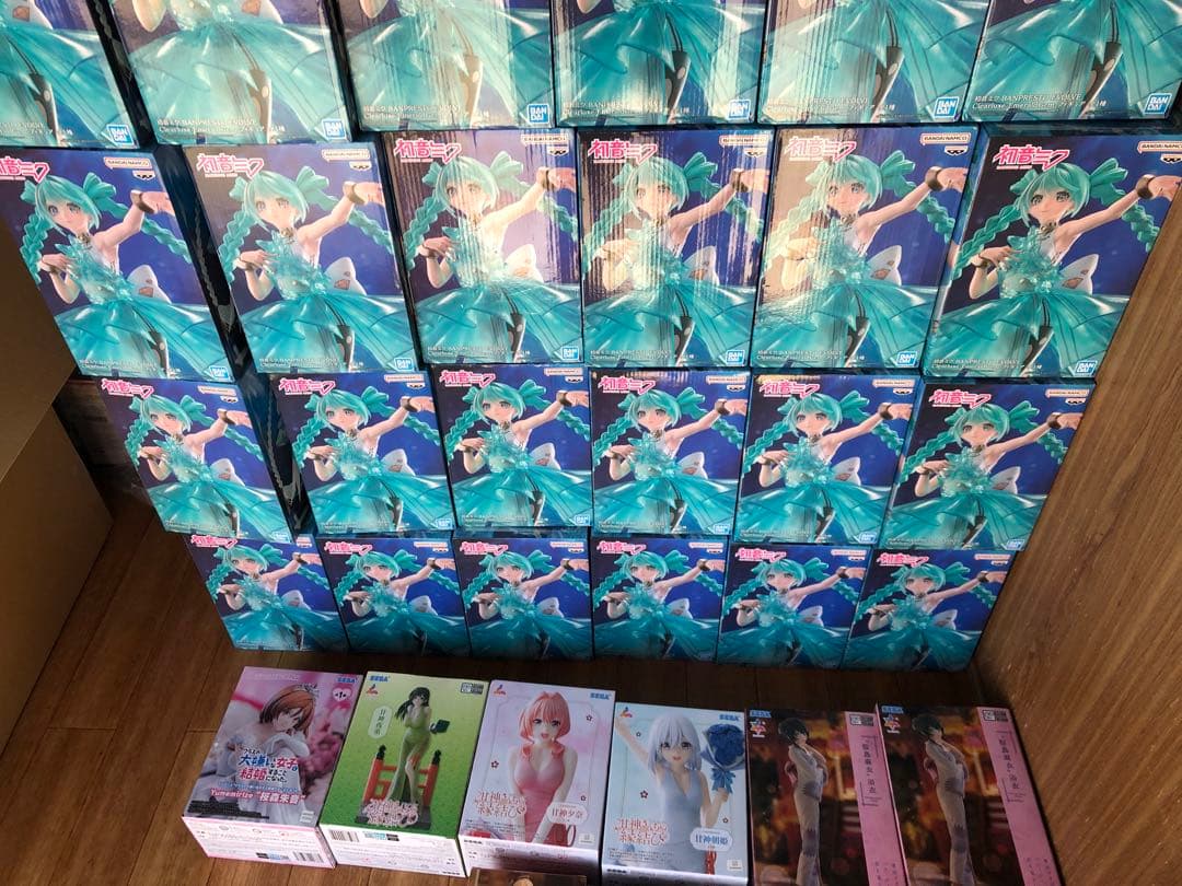 初音ミク　フィギュア　BPEV エメラルド　喜多川まりん　　FGO など　40個