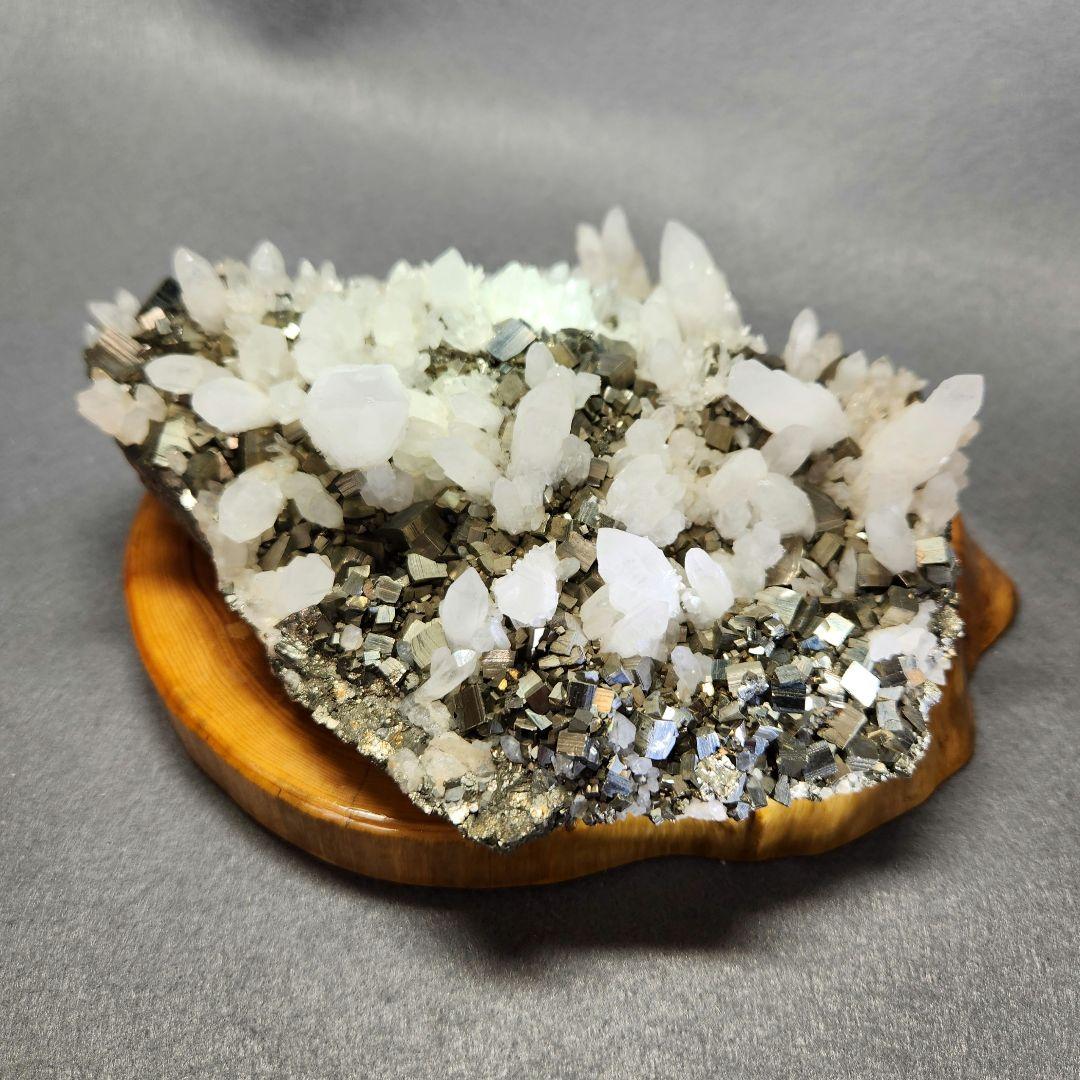 美品✨クォーツ＆パイライト 母岩付き クラスター(大)