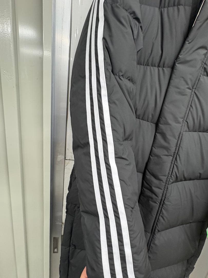 adidas マストハブ スリーストライプス ロングダウンコート　KWX22