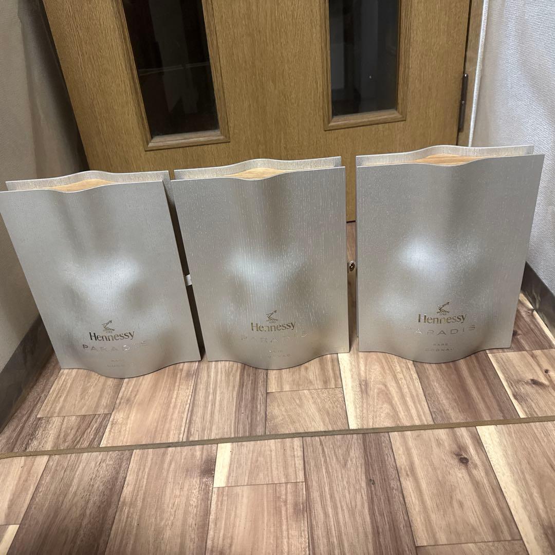 送料無料！空瓶！Hennessy Paradis ヘネシー パラディ3本箱付
