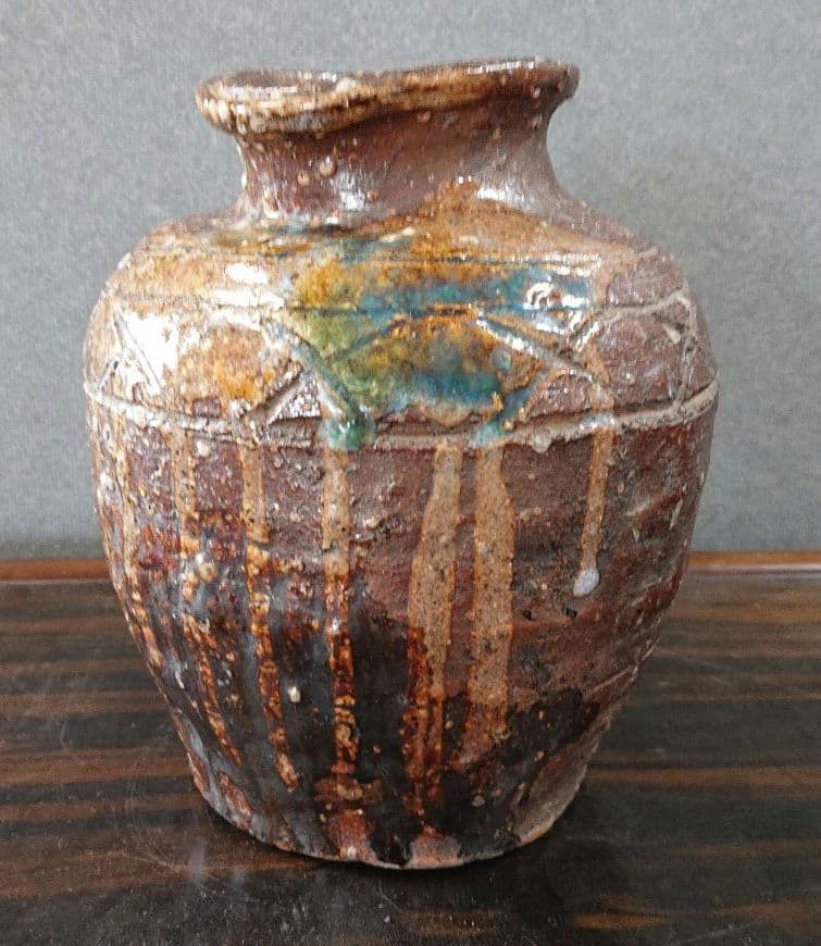 古伊賀の壺、花入