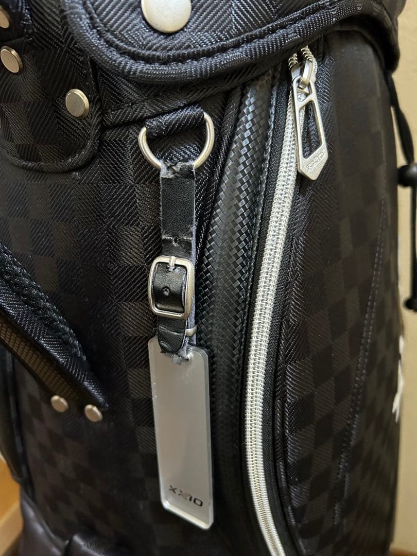 XXIO ゼクシオ ブラック 軽量ゴルフキャディーバッグ 中古品