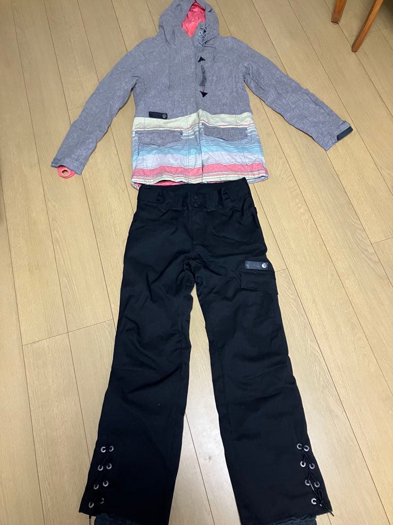 レディース　スノーボードウェア　上下セット　ビラボン　M