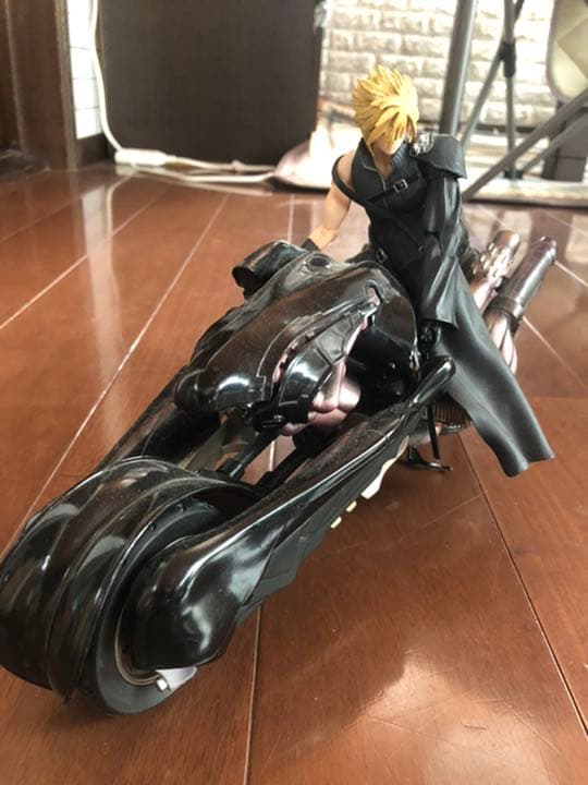 FF7  クラウドフィギュア（フェンリル付き）