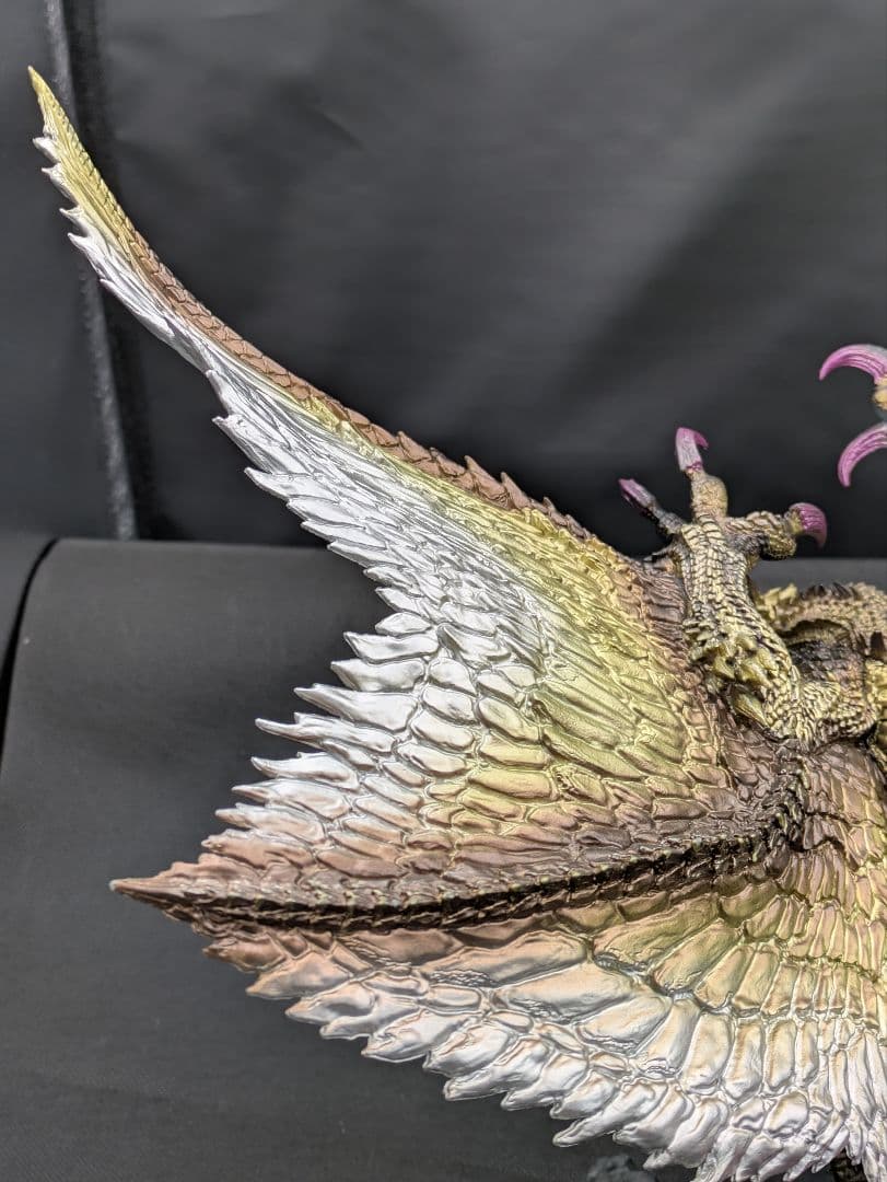 シャガルマガラ　フィギュア　箱無し　カプコン　クリエイターズモデル　モンハン