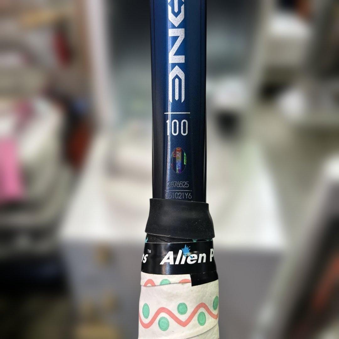 7059【美品】 YONEX Ezone100 2022 G2 テニスラケット