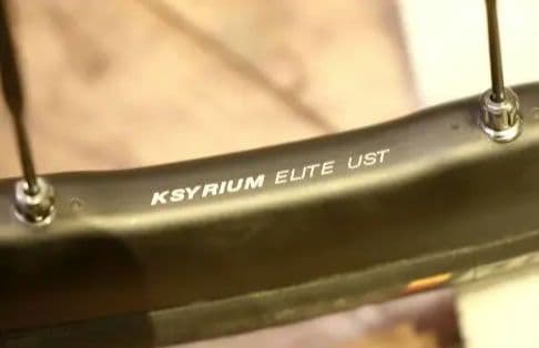キシリウムエリート UST DISC チューブレス ホイールセット