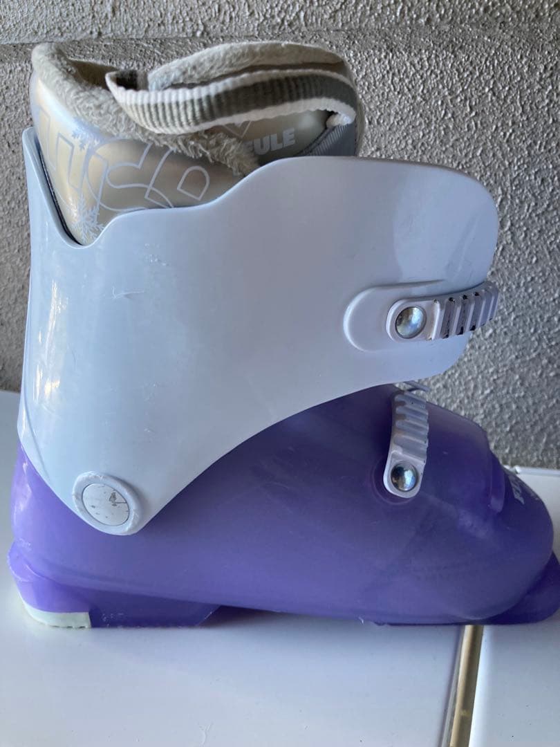 子ども用スキー靴 紫色　スキー板