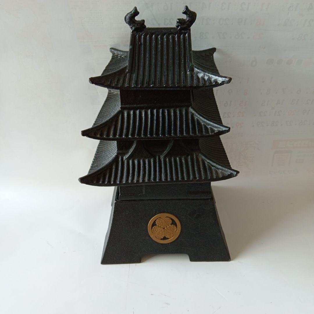 ミニチュア城　 鋳鉄製 黒色三重塔