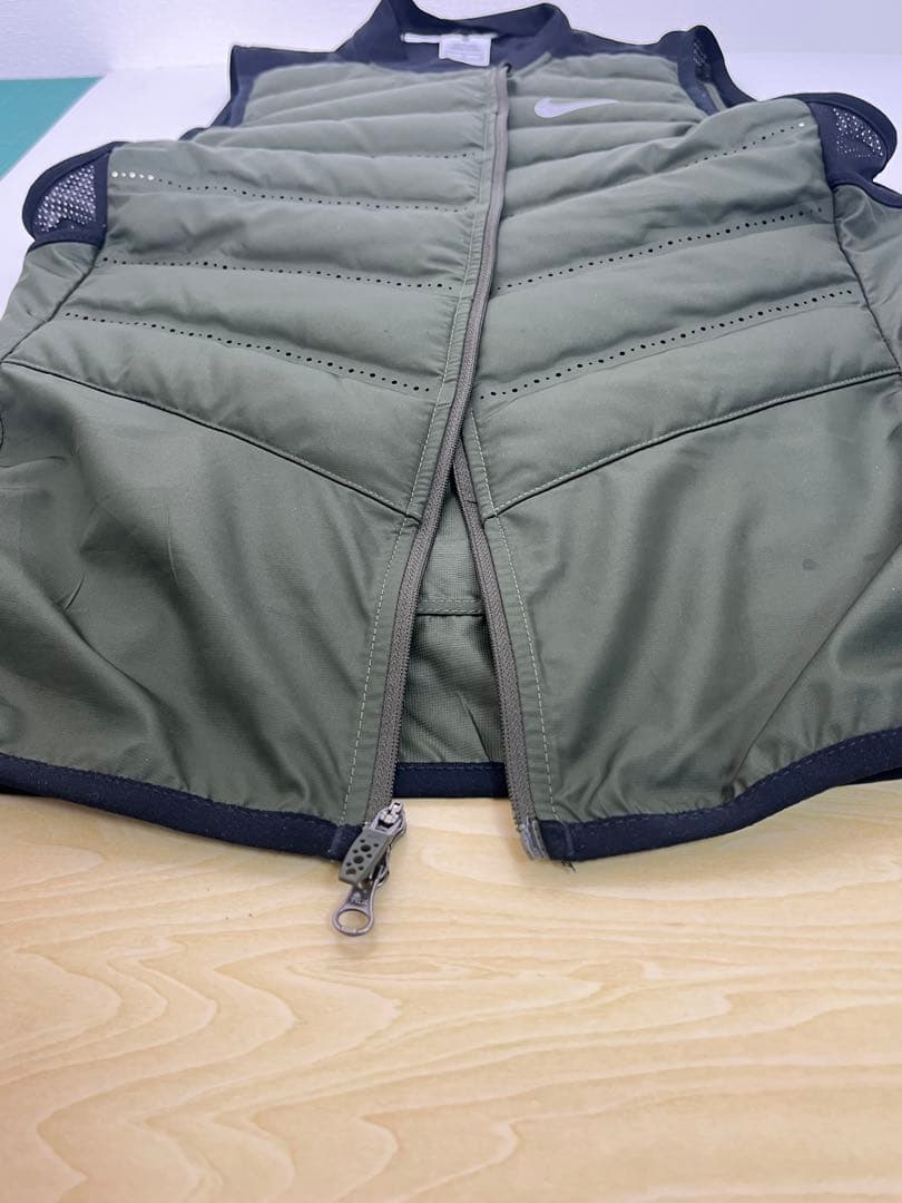 Nike ウィンドブレーカー ベスト オリーブグリーン