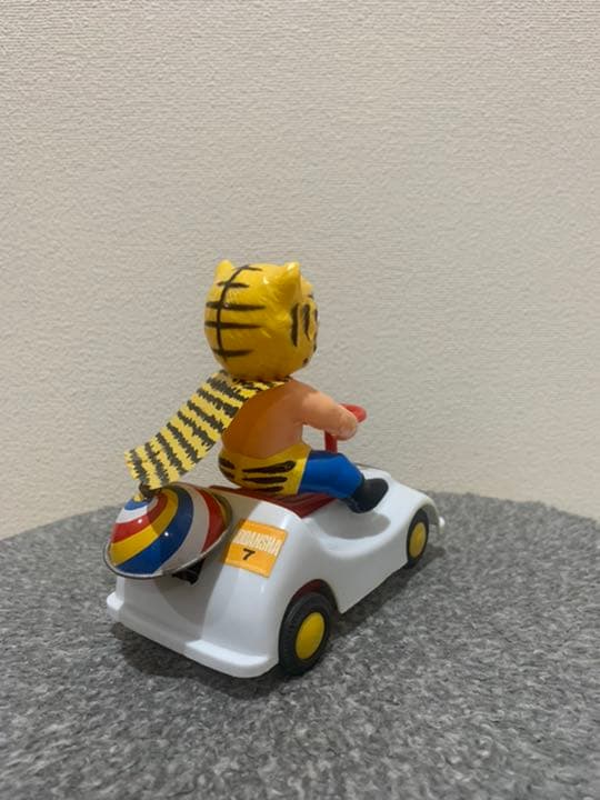タイガーマスク　自動車
