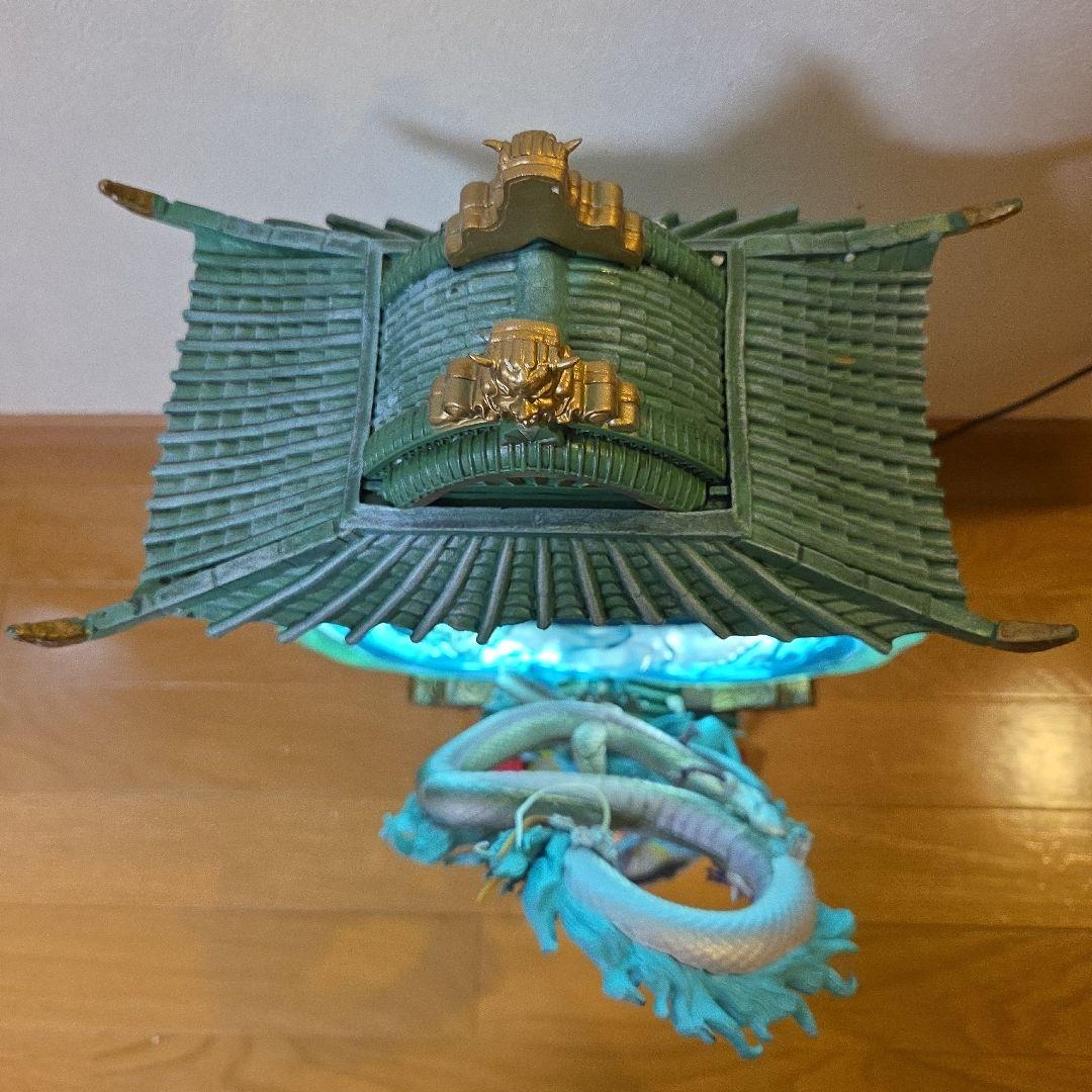 千と千尋の神隠し　海外フィギュア　　　 ライトアップ　チヒロ　ハク　アブラヤ