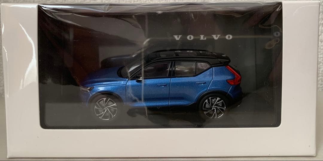 1/43 VOLVO特注 1/43 VOLVO XC40 バースティングブルー