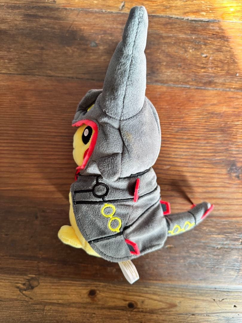 ポケモンセンター ぬいぐるみ 黒いレックウザ　ポンチョを着たピカチュウ